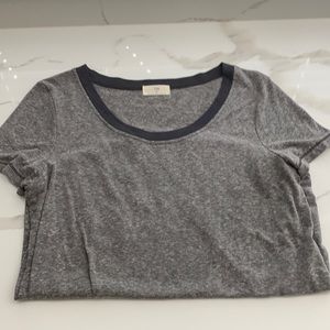 Grey short sleeve tee